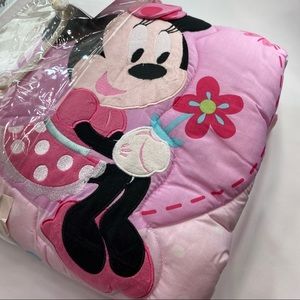 Disney baby Minnie Mouse. 3 piece crib bedding set